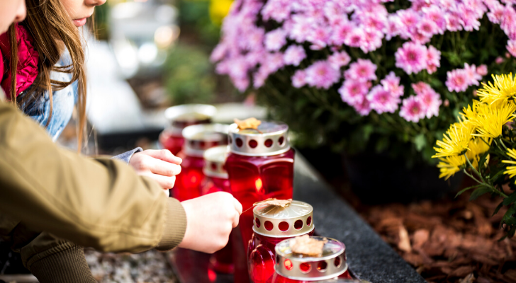 Deze 10 liedjes worden het meest gedraaid op uitvaarten