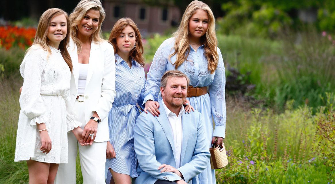 Koningspaar Sluit Eerste Halfjaar Af Met Fotosessie