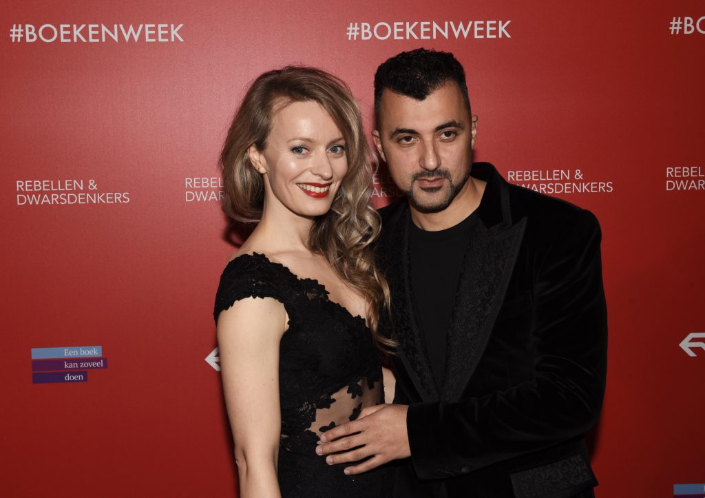 Zo ziet de partner van presentator Özcan Akyol eruit