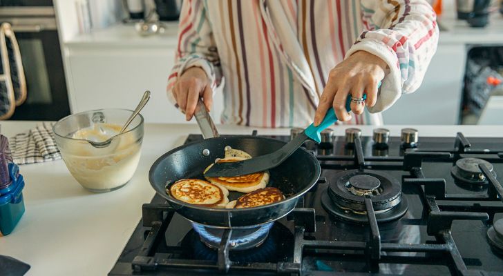 Koken op gas zorgt voor ongezonde lucht: zó verminder je het probleem