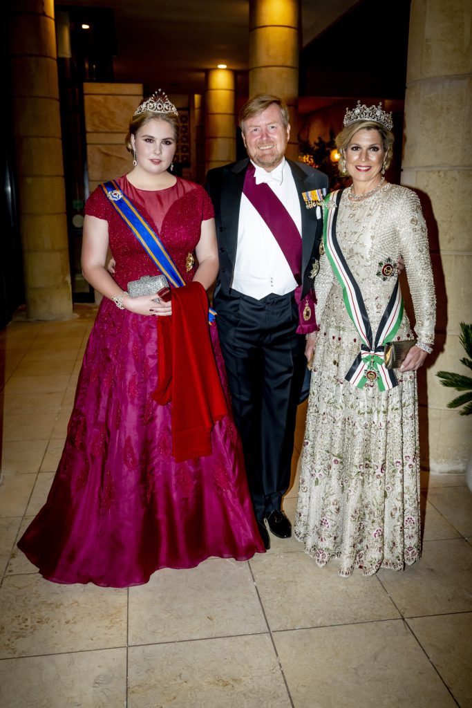  Koning Willem-Alexander, Koningin Máxima en de Prinses van Oranje Amalia