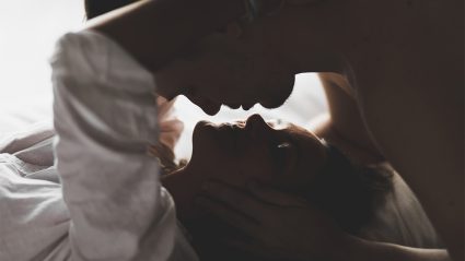 10 tips om de sleur in je relatie te doorbreken