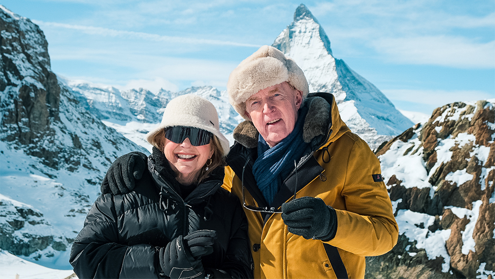 Janny Van Der Heijden En André Van Duin Denkend Aan Zwitserland