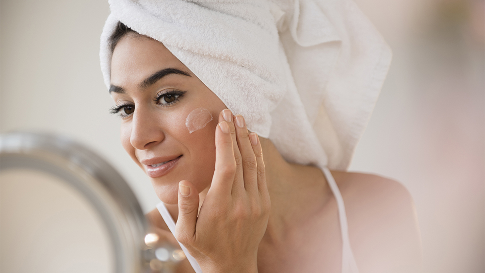 Waarom hyaluronzuur een onmisbaar ingrediënt is in jouw huidverzorging
