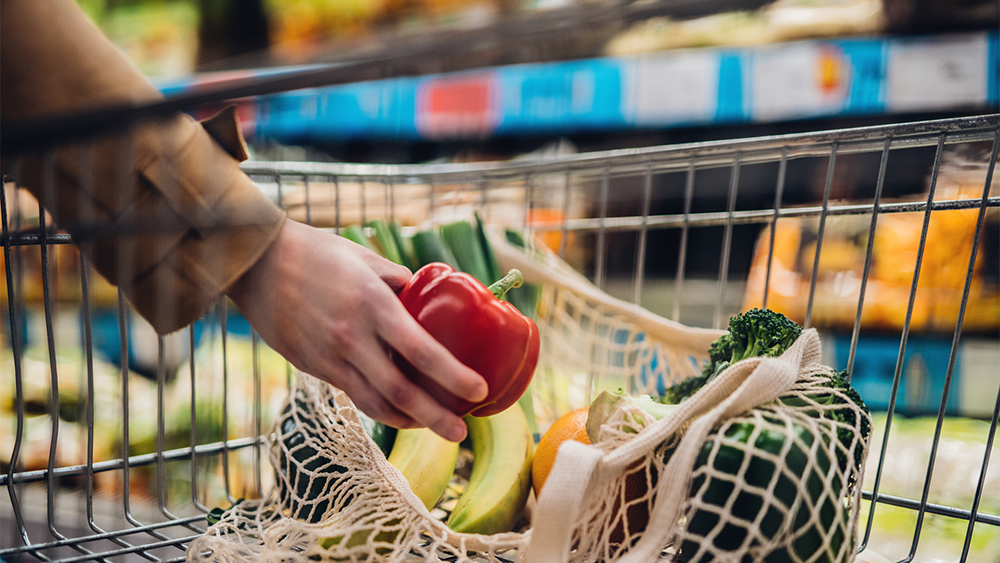 De boodschappen worden minder duur, aldus de Consumentenbond