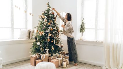 Kerstboom opruimen zonder troep? Zo pak je dat aan