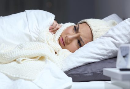 Kan een elektrische deken de hele nacht aan? Wat kost een elektrische deken aan stroom per uur? Wat is beter: elektrische onder- of bovendeken?