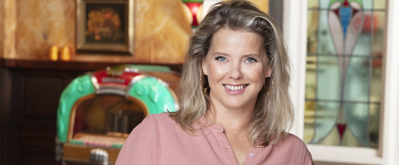 Babette Van Veen Als Linda Dekker In Gtst