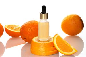 vitamine c voor je huid Wat mag je niet combineren met vitamine C? Hoe vitamine C serum aanbrengen?