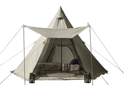 Glamping Tipi Tent Action