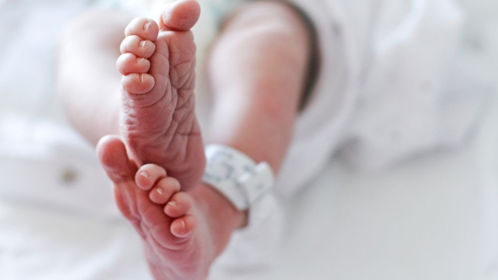 Zeldzaam: baby komt twee keer ter wereld met half jaar ertussen