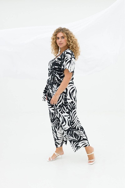 Yest Curve Jumpsuit Zwart Zwart 8717945959974