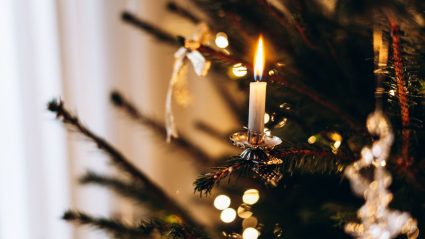 Rouw in de decembermaand: tips om de feestdagen door te komen na een verlies