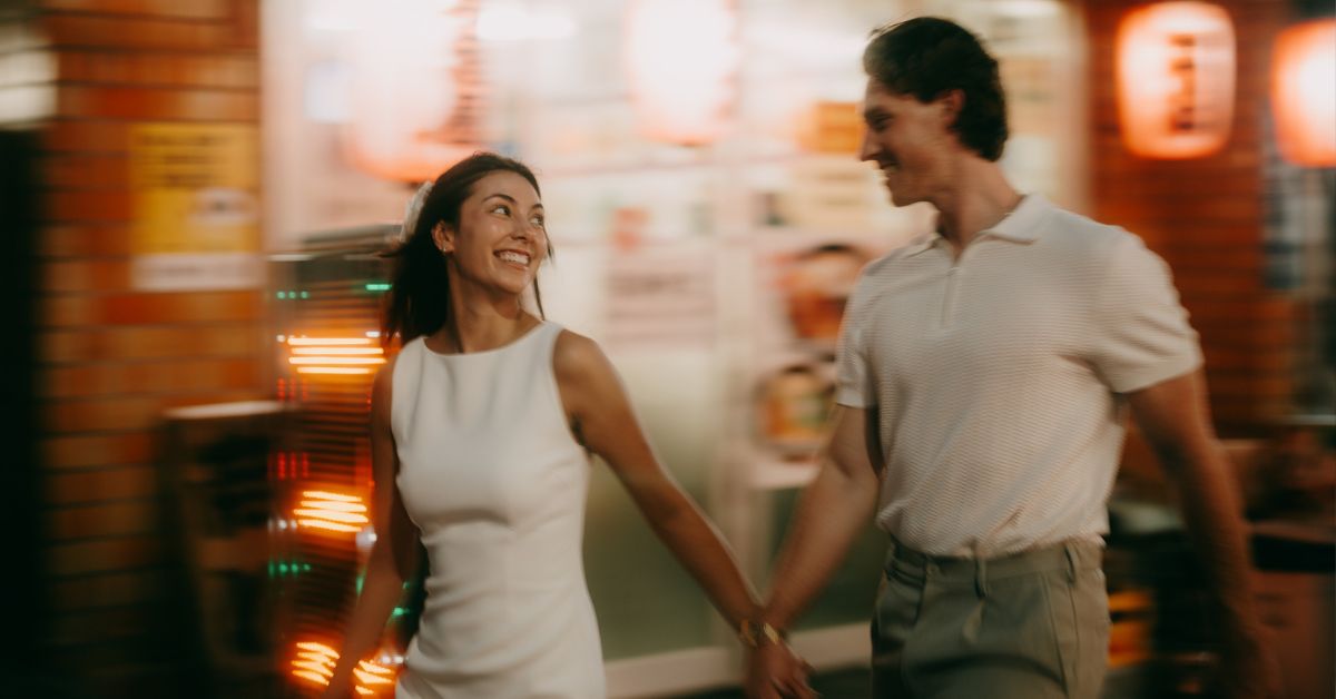 Man en vrouw op date, originele valentijnsdates