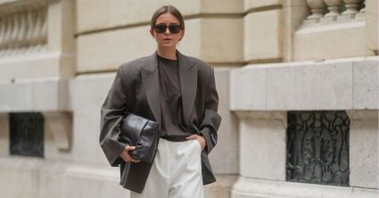 wat trek je aan bij 15 graden? - Vrouw met laagjes outfit