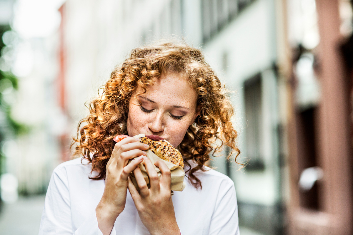 vrouw eten