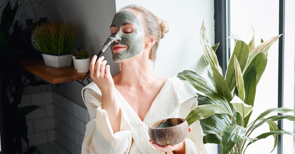 Vrouw met gezichtsmasker