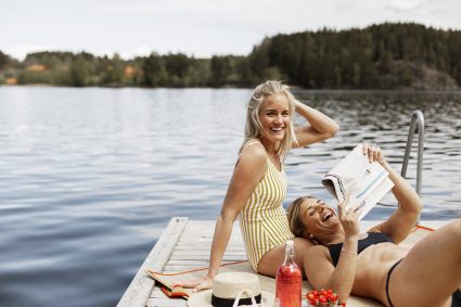 twee vrouw aan het water, Spanje