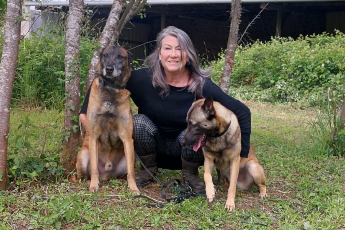 Yolanda en haar man hebben drie honden: 'Je weet niet wat je ziet als we ’s avonds met zijn allen op de bank liggen'