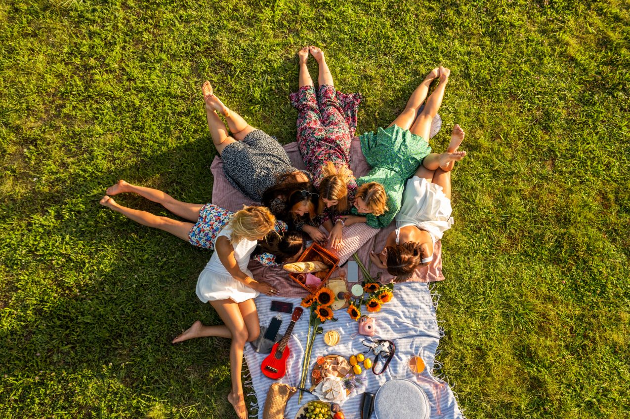 Vrouwen picknicken - uitjes week 32