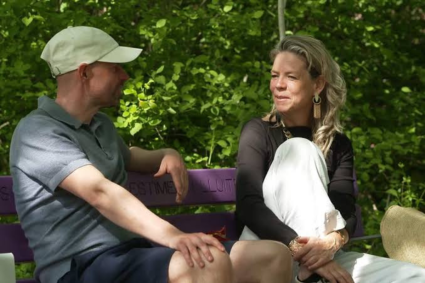 Sjaak pakt uit tijdens eerste date met B&B-Iris, maar zij komt tot pijnlijke conclusie