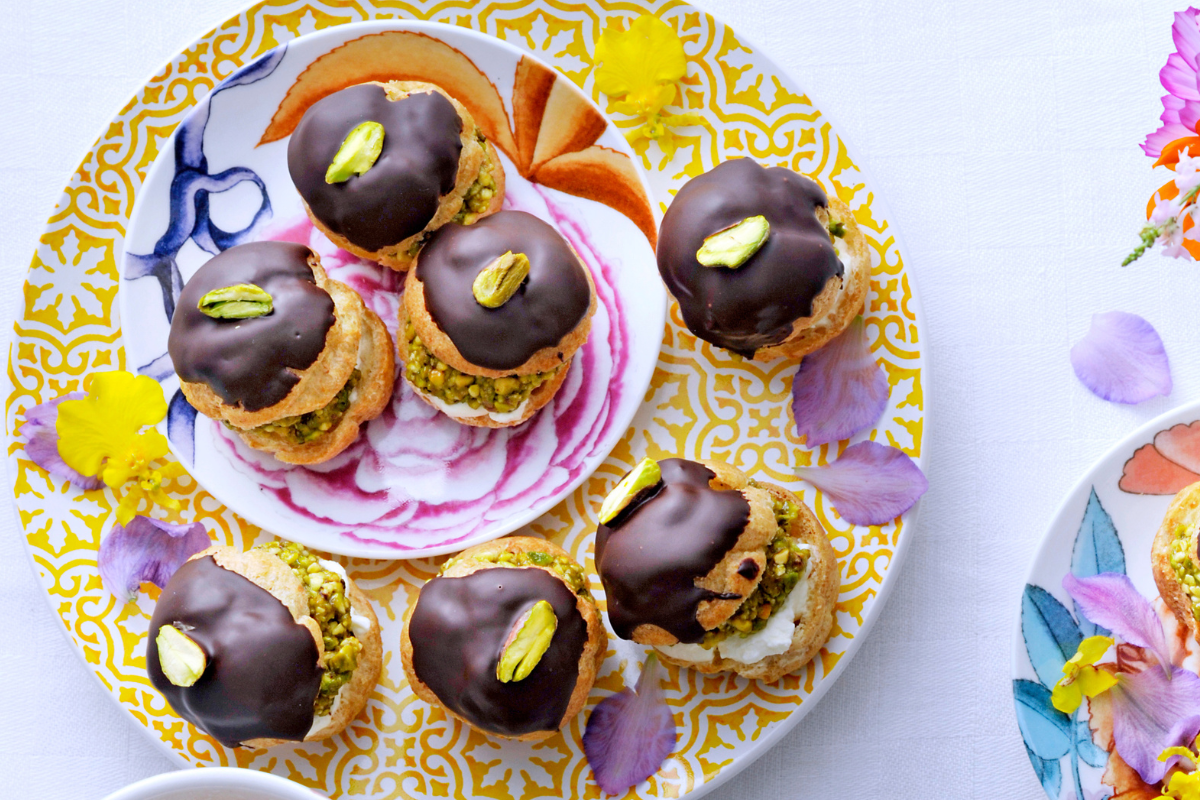 Deze luchtige soesjes met pistachevulling zijn onweerstaanbaar lekker